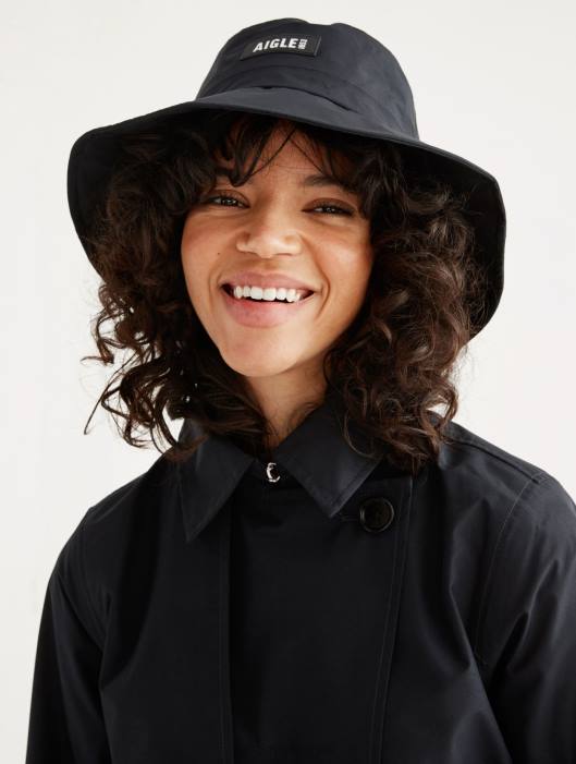 Aigle mulheres trench coat gore-tex curto com capuz destacável preto roupas D4DF463